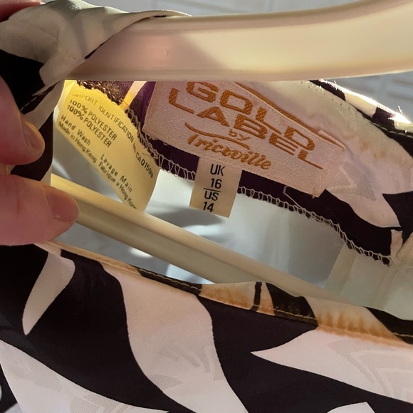 Vintage 80’s Black and White Dress with Shoulder Pads - Picture 3 of 3